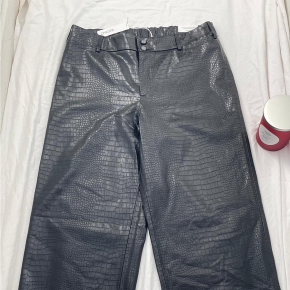 NWT Chico’s Faux Crocodile Wide Leg Crops - Picture 5 of 9